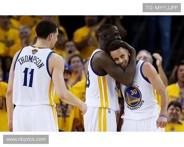 勇士横扫骑士以四比零完胜夺冠展现无与伦比的团队实力与决胜时刻的绝对统治力