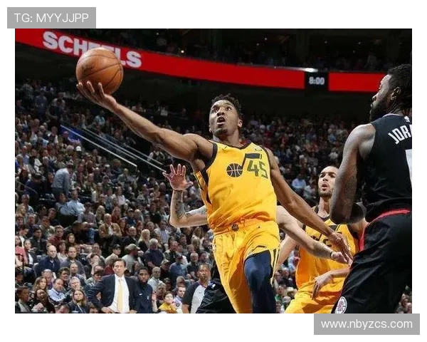 李慕豪:从篮球新星到职业生涯巅峰的励志故事与成长历程 李慕豪:从篮球新星到职业生涯巅峰的励志故事与成长历程